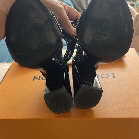 ❤️❤️SOLD❤️❤️Louis Vuitton Heels - Picture 9 of 9